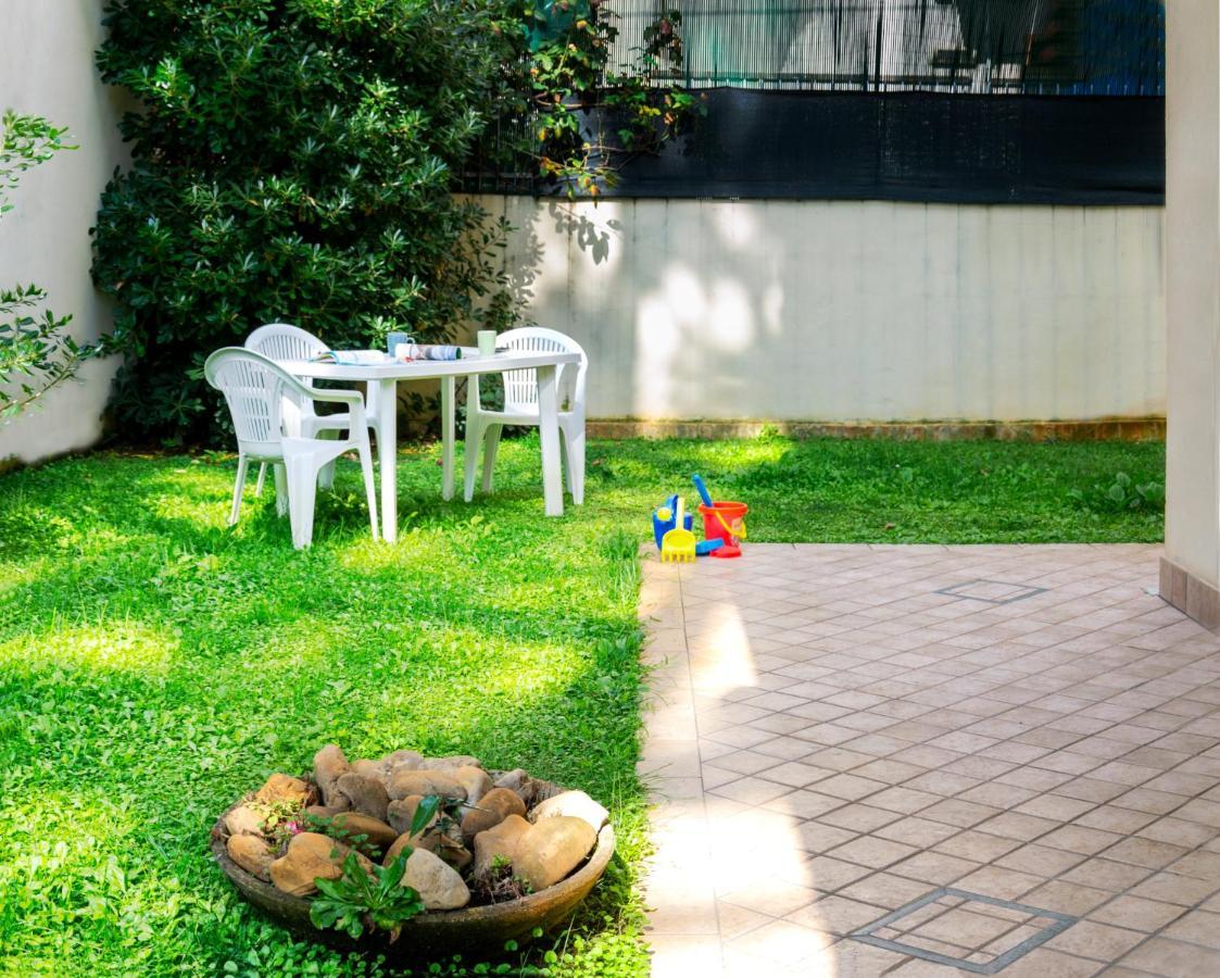 Ferienwohnung Residenza Raggio Riccione Exterior foto